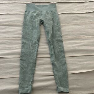 Gymshark leggings (butt effect)